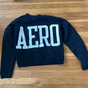 Cropped Sweatshirt that fits very comfortable!!